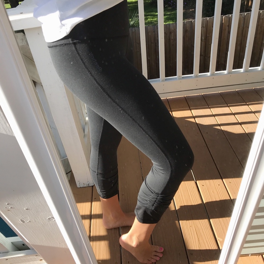 REEBOK play dry black ruched cropped leggings